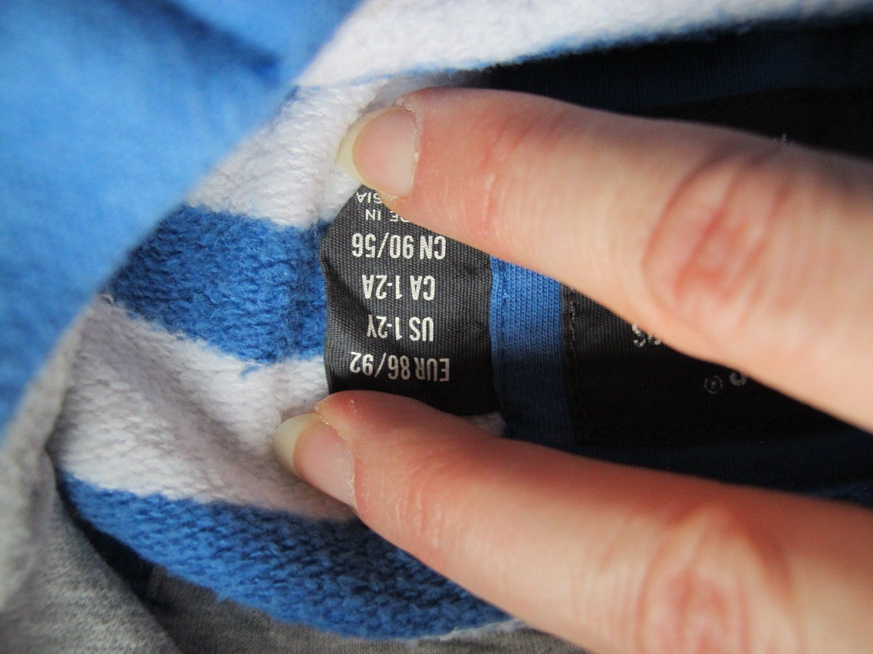 Pullover & Sweatshirts: Pullover Kapuzenpullover Gr. 86/92 – Gebraucht aus Rheinfelden von zwitschi_09 2