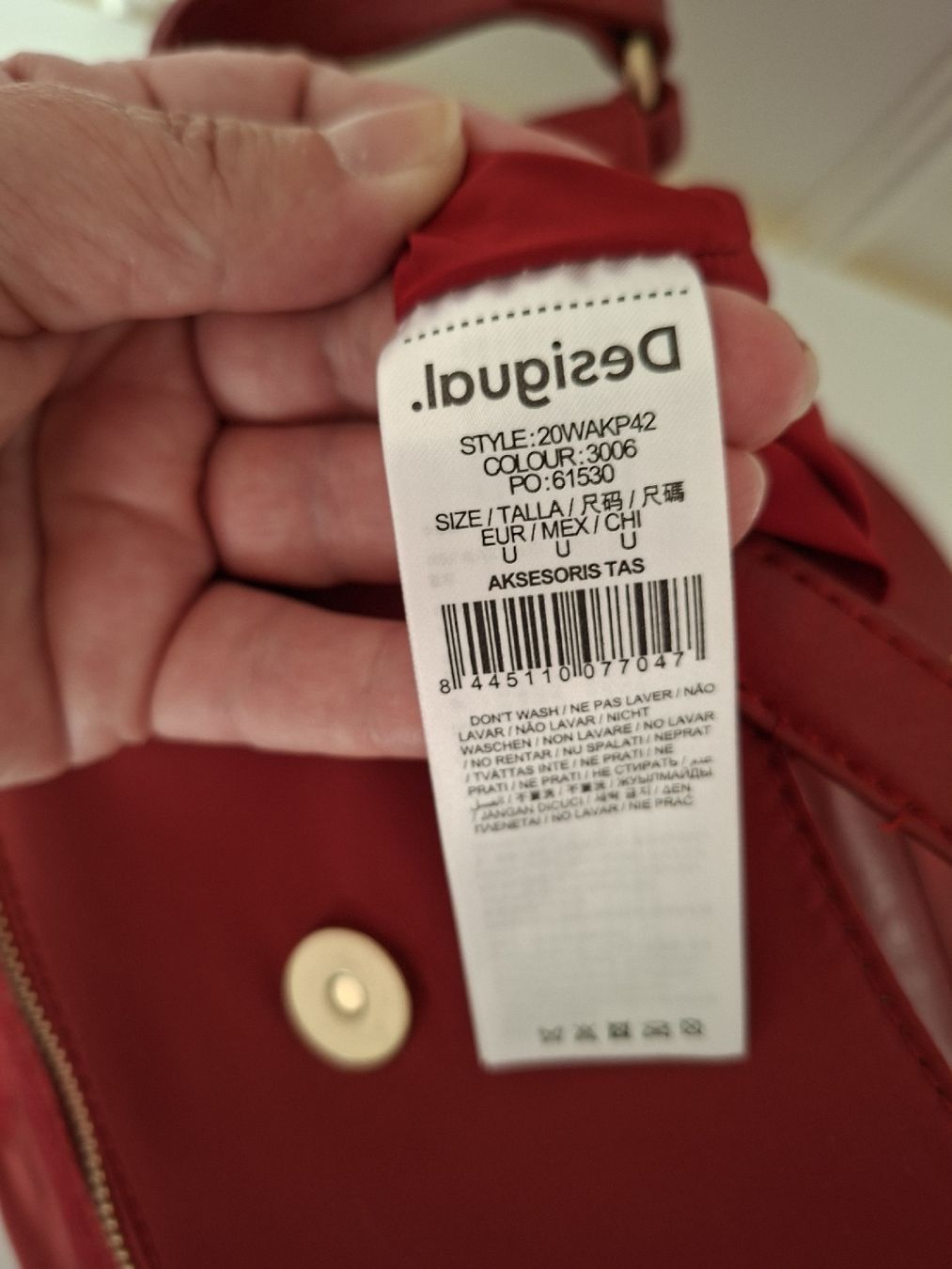 Desigual Zaini: Desigual sac à dos rouge brodé – Nuovo (secondo la descrizione) da Lutry venduto da Sim_Sta 6