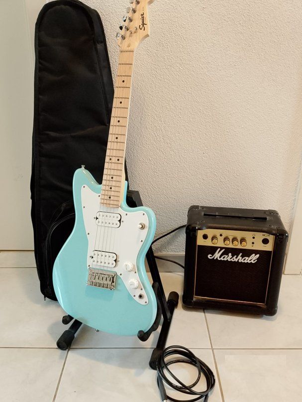Squier Strumenti musicali: Starterset E-Gitarre Squier Mini Jazzmaster DBL Set – Usato da Scherzingen venduto da zwiggi1