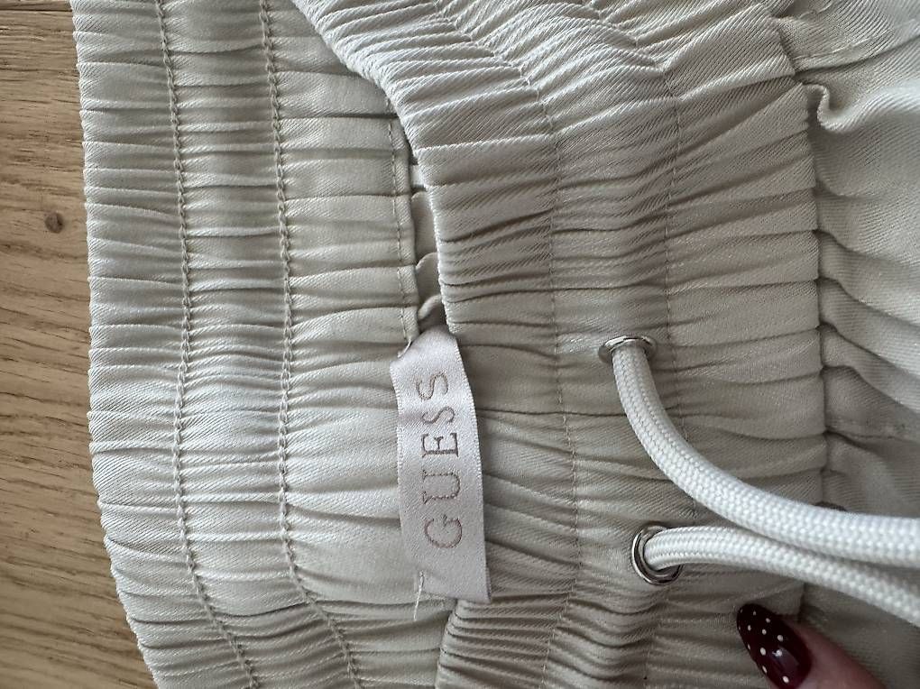 Lotti di vestiti: Guess Zweiteiler – Usato da Winkel venduto da cor_2sss 1