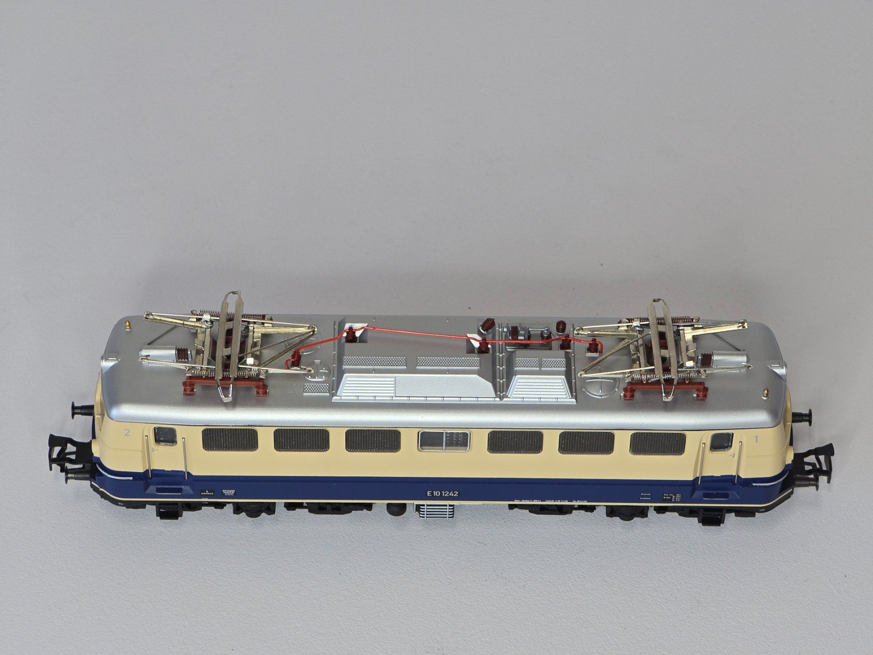 Märklin Modelleisenbahnen: Märklin 30390, DB, E10, BR E 10.1242, MFX Digital, Vitrine – Neu (gemäss Beschreibung) aus Kloten von Nicola2 5