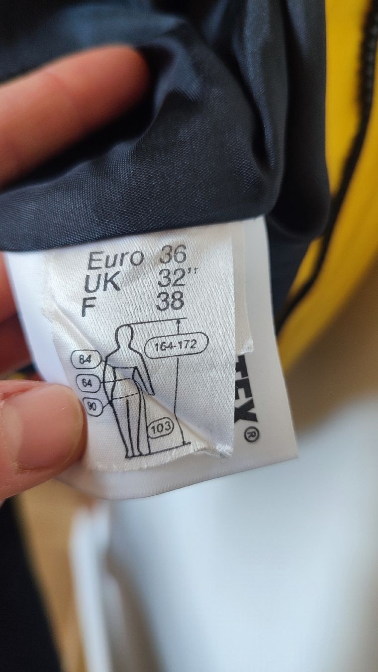 Giacche: Goretex-Jacke 36 – Usato da Basel venduto da kopfstand 6