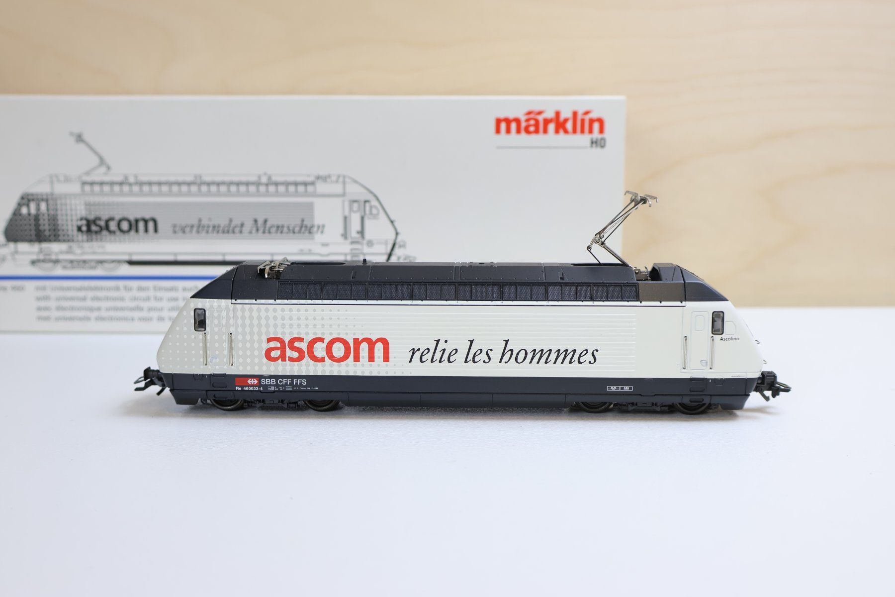 Märklin Modellini di ferrovie: Märklin SBB Re 460 E-Lok "ascom" 34617 Digital - H0 – Usato da Winterthur venduto da Monstera 1