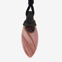 Rosa Opal Steinanhänger (Pink Opal) mit eingefasstem Granat