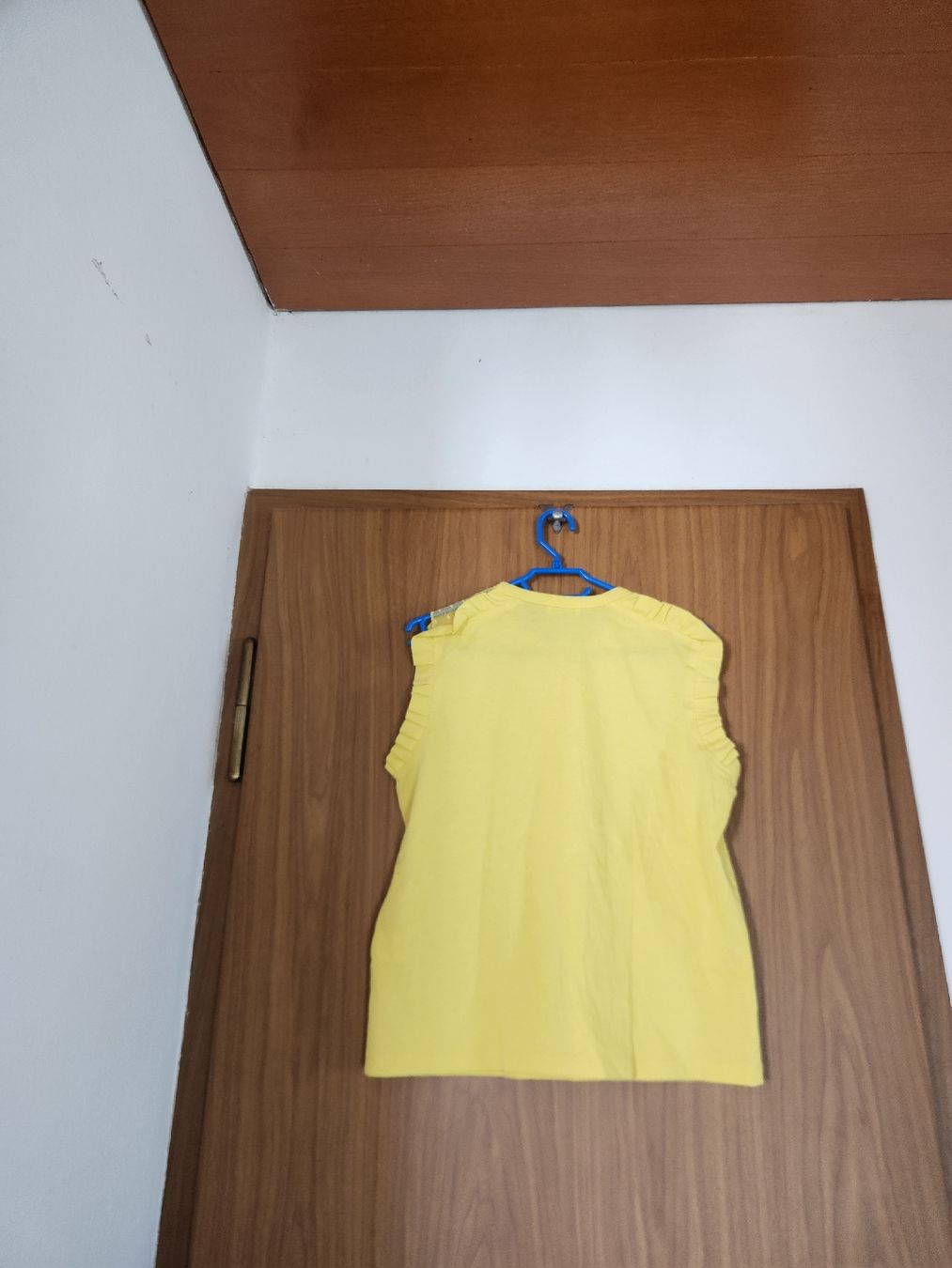 Valentino Tops: Top RED VALENTINO jaune taille M  – Gebraucht aus Niedergösgen von Eva2410 1