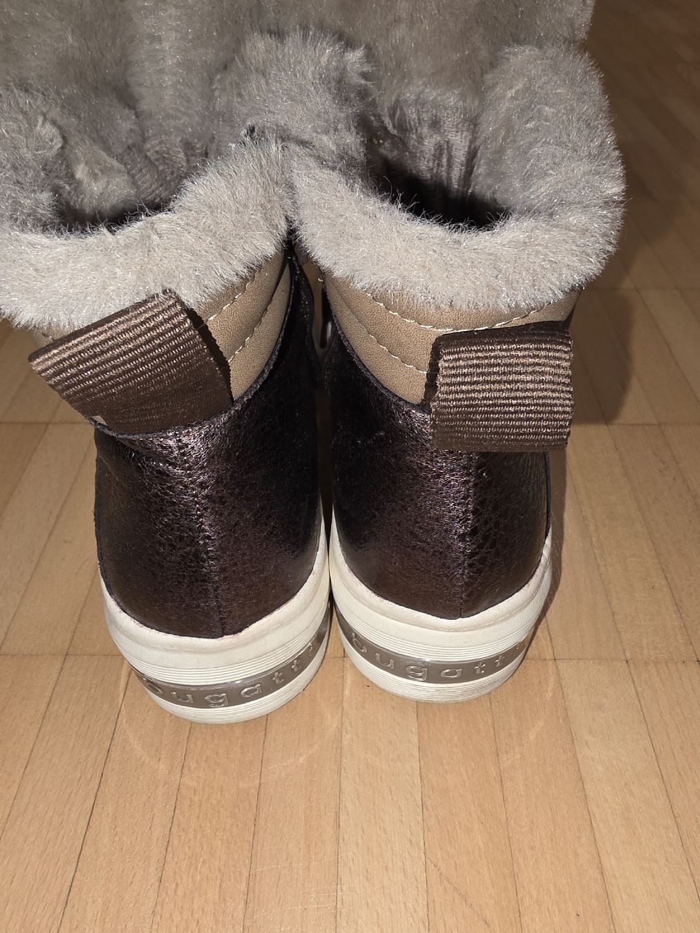 Bugatti Damenschuhe: Bugatti Winterboots mit warmem Kunstfell, Gr. 37 – Gebraucht aus St. Gallen von Shelly__x3 1