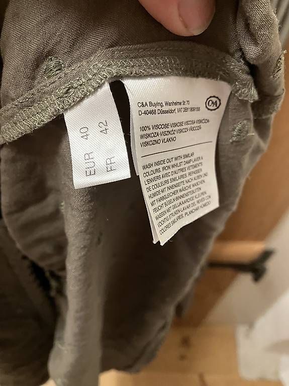 Vestiti: Sommerkleid olive Gr.38/40 – Usato da Brunnadern venduto da Bumlebee 3
