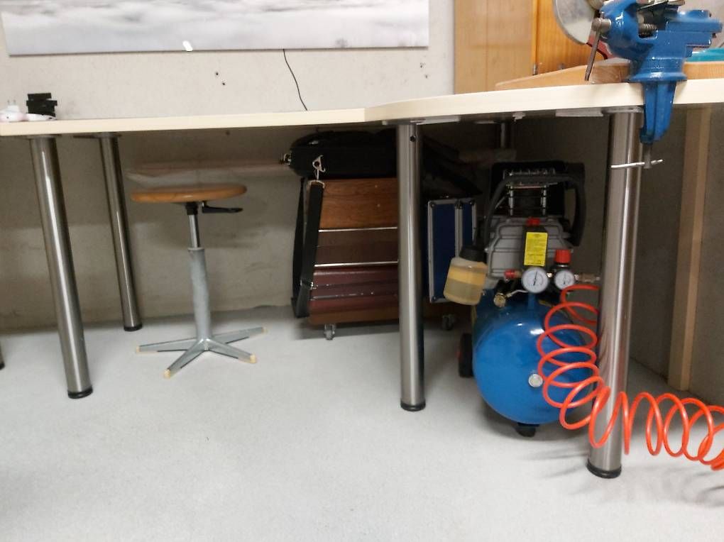 Scrivanie: Ecke Arbeitstisch – Usato da Stalden (Sarnen) venduto da chr_s5xx