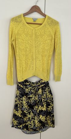 Damen Strickjacke und Rock Blumenmuster Gelb Grösse S