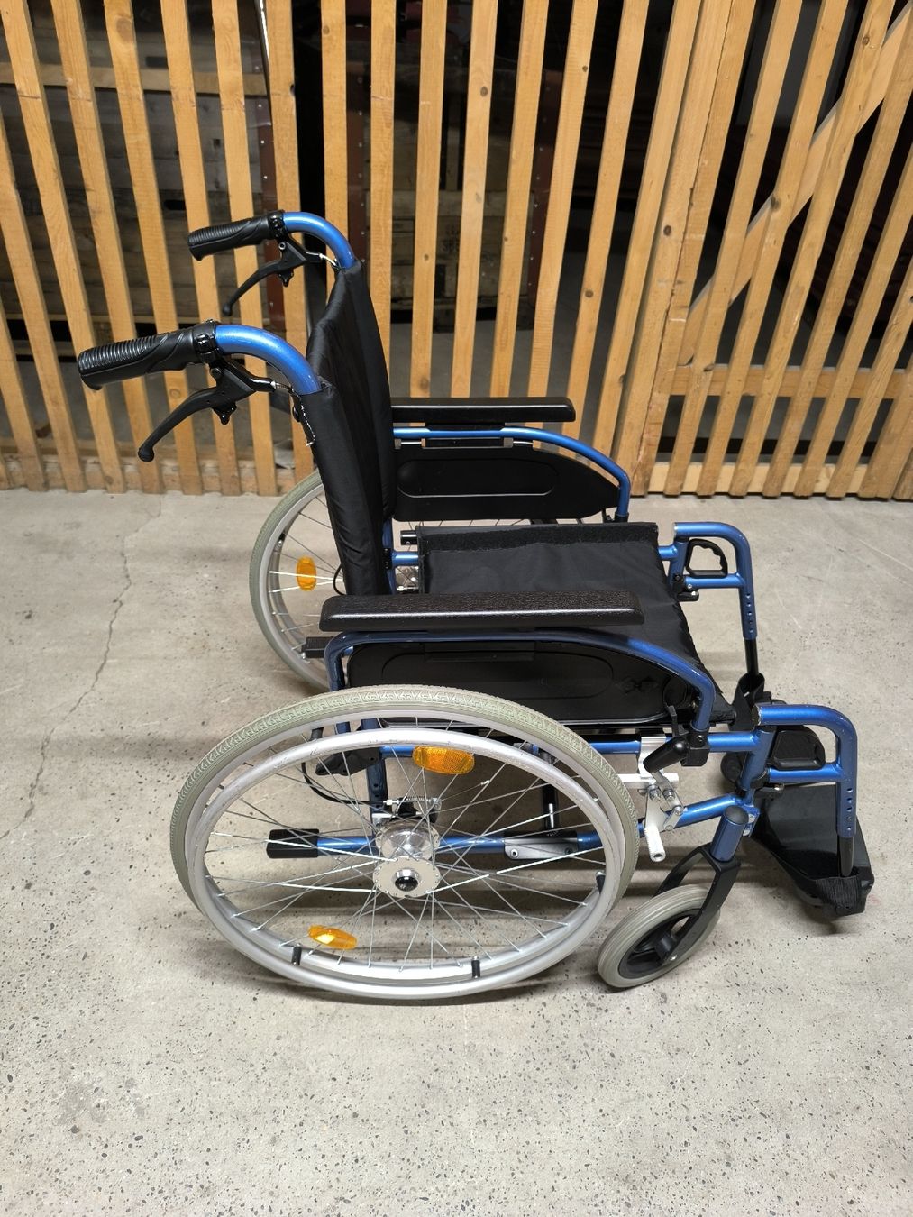 Sedie a rotelle: Rollstuhl PyroStart+ Sitzbreite ca.46 cm – Usato da Allschwil venduto da BezoBezo 2