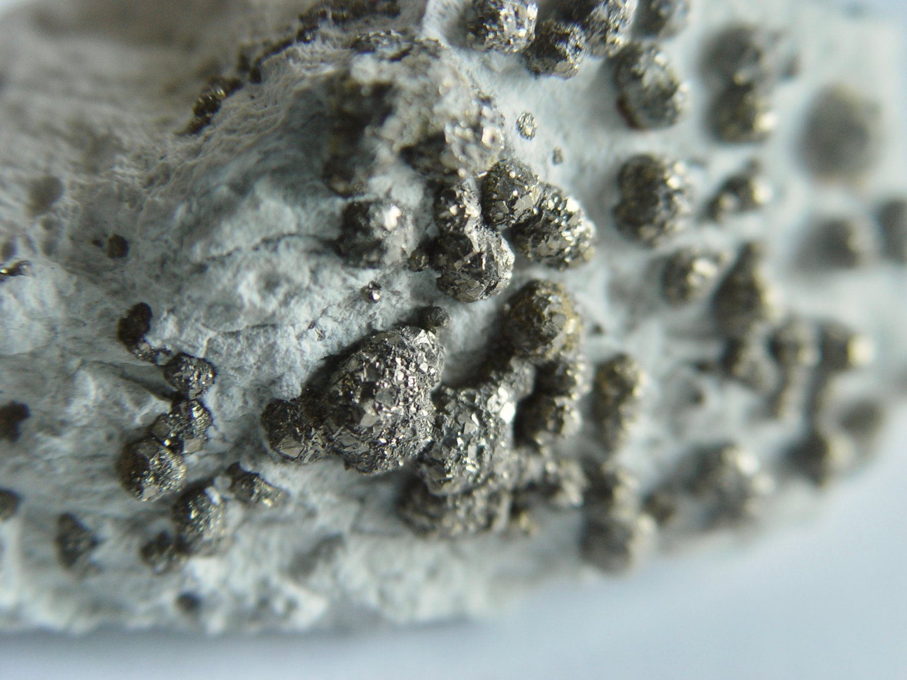 Minerali & Pietre curative: Mineral (Pyrit) – Usato da Henggart venduto da gernli