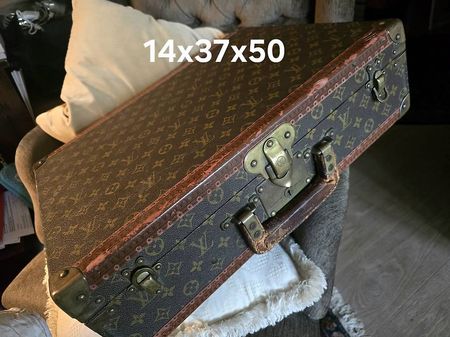 LOUIS VUITTON