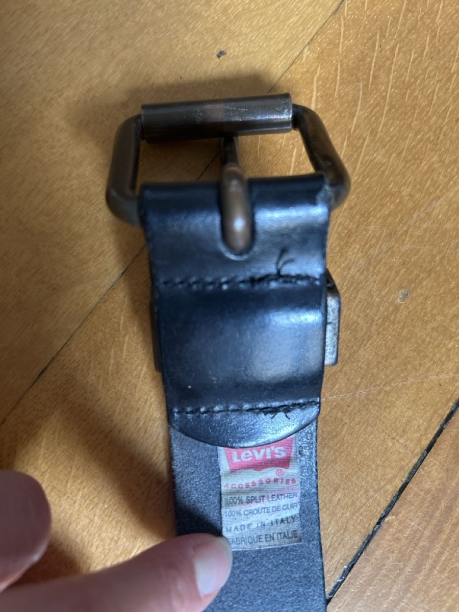 Levi's Cinture: Levi's Leather Belt - Classic & Durable Accessory – Usato da Lausanne venduto da dre_th8k 5