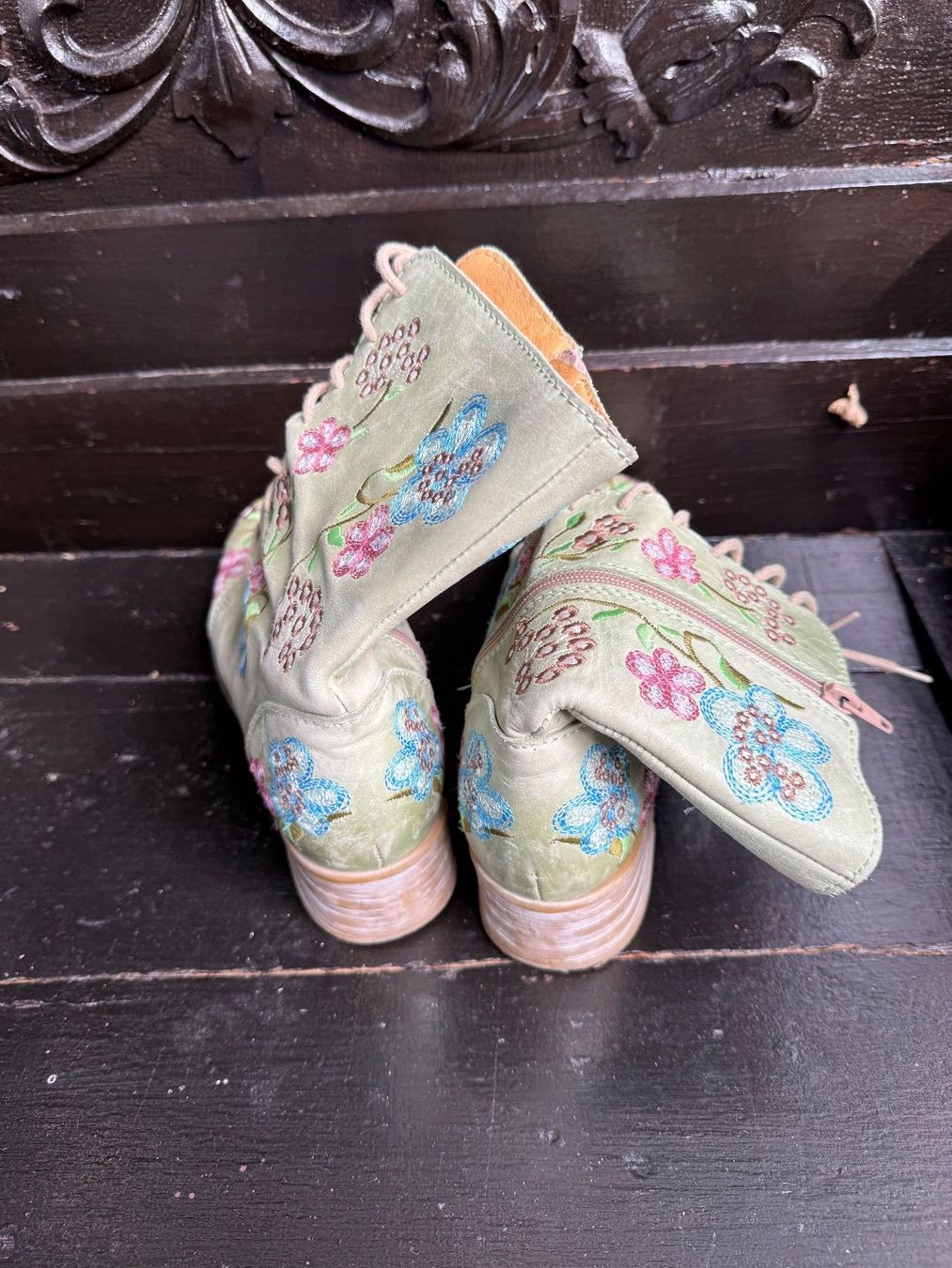Scarpe da donna: Brako Boots mit Stickerei Gr 39 – Usato da Kirchdorf AG venduto da sauglatt01 1