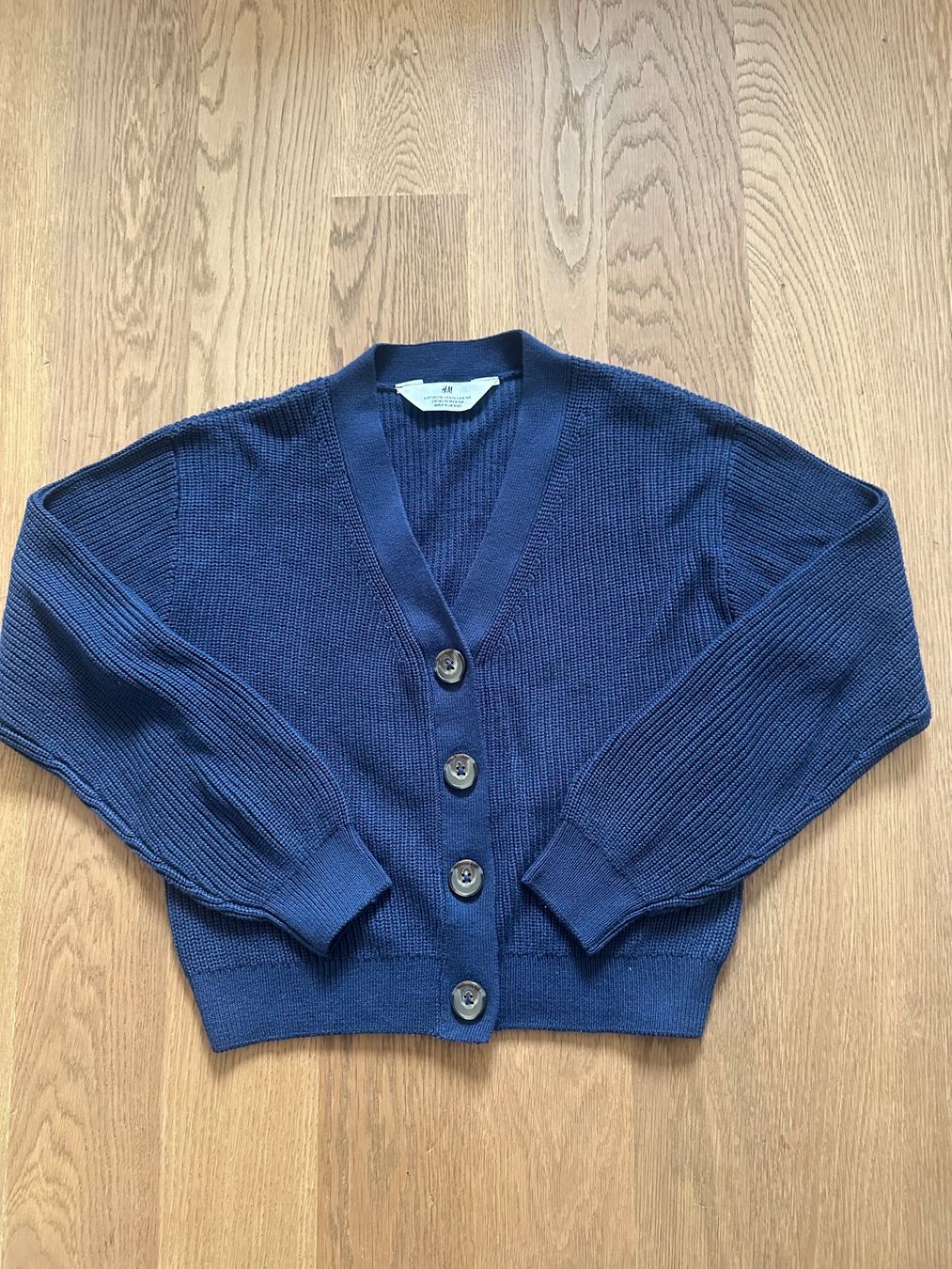 H&M Pulls et sweat-shirts: Sweaters – Neuf (Voir description) à Binningen par mar_nz5s 1