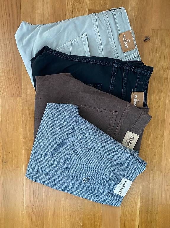 Pantalons: Hosen von Please – D'occasion à Rothenburg par Mata