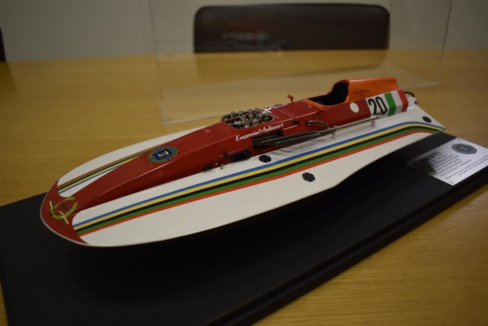 Eugenio Molinari 4 Punti motorboat 1:18 1/18 BBR FER003 Limited Ed 300 - XIV. kerület