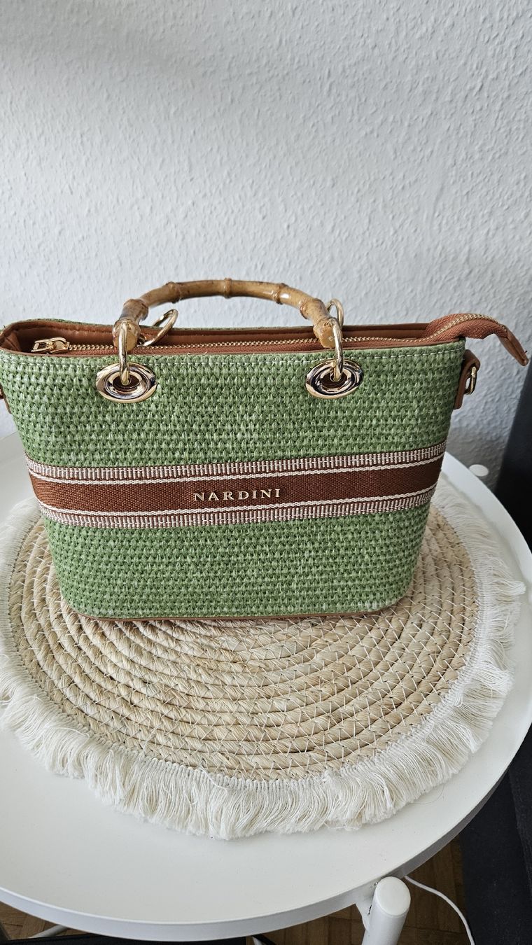 Borse da donna: sac à main NEUF  – Nuovo e nell'imballaggio originale da Nyon venduto da nay_y72c 1