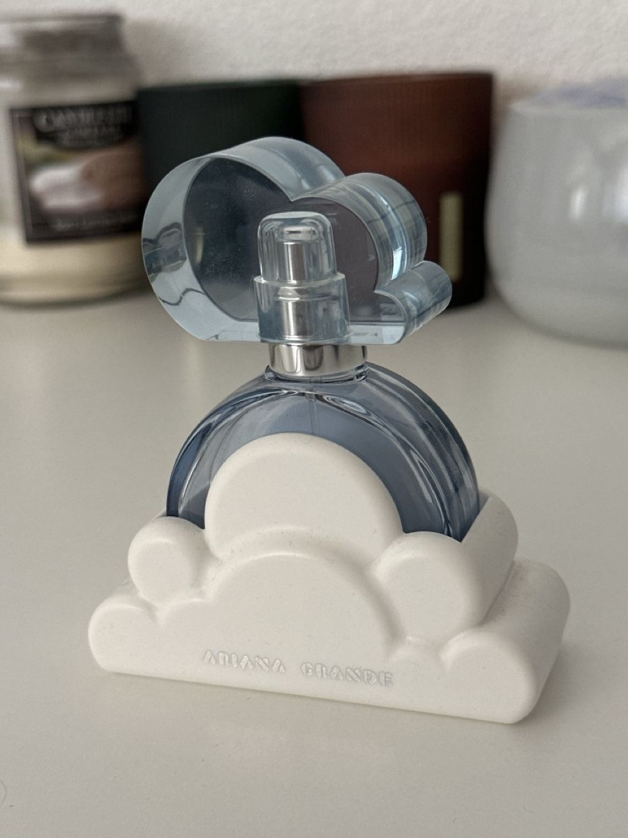 Parfum & Eau de Toilette: Ariana Grande Cloud Parfüm – Gebraucht aus Mettmenstetten von ali_rz8t