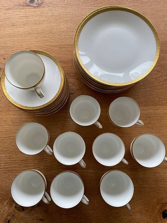 Set di piatti: Schönes Geschirrset mit Goldrand – Usato da Arboldswil venduto da son_h59c 4