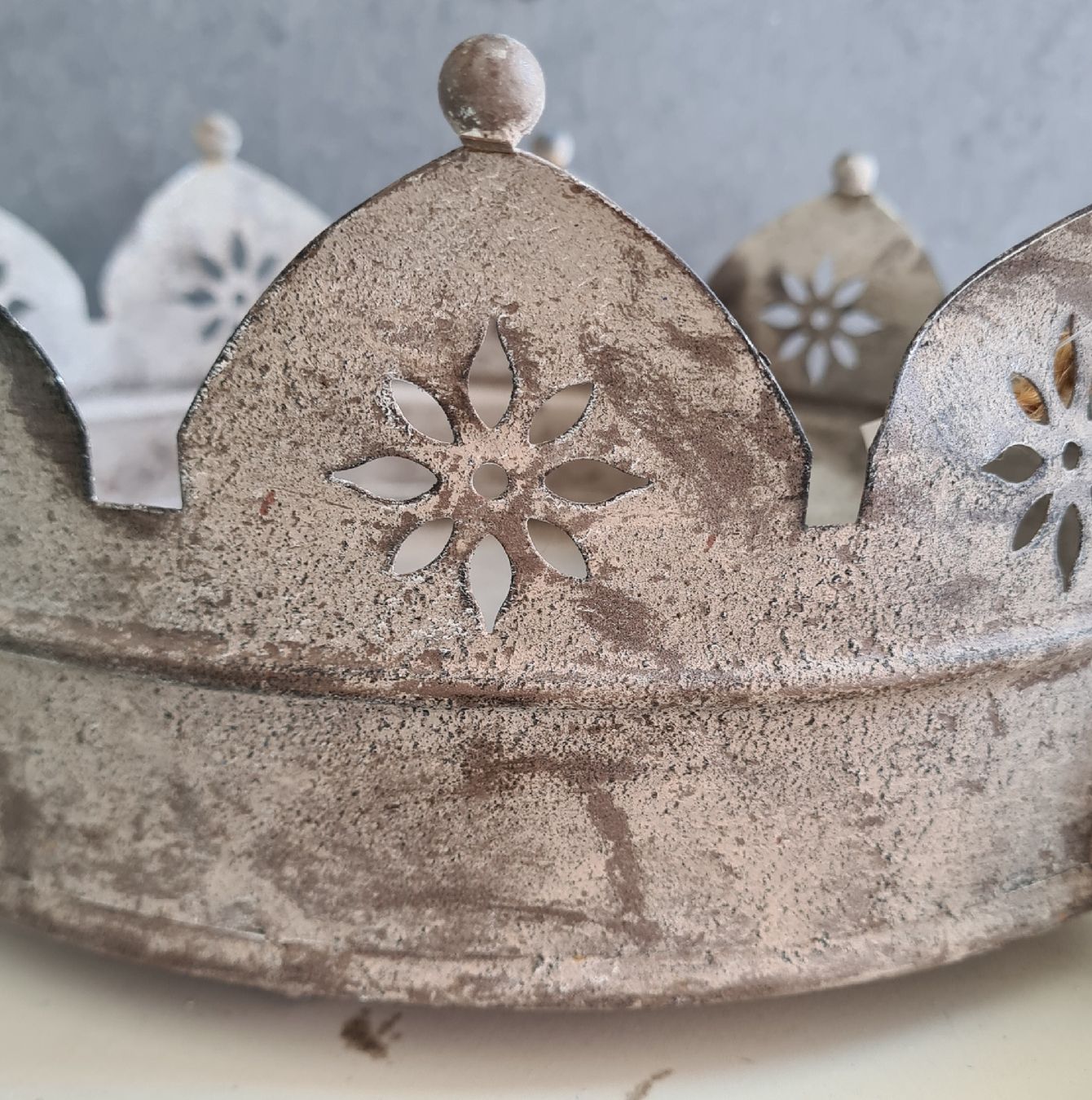 Tutte le decorazioni: Shabby- chic Krone reine Handarbeit – Nuovo e nell'imballaggio originale da Böttstein venduto da decodor-angi 2