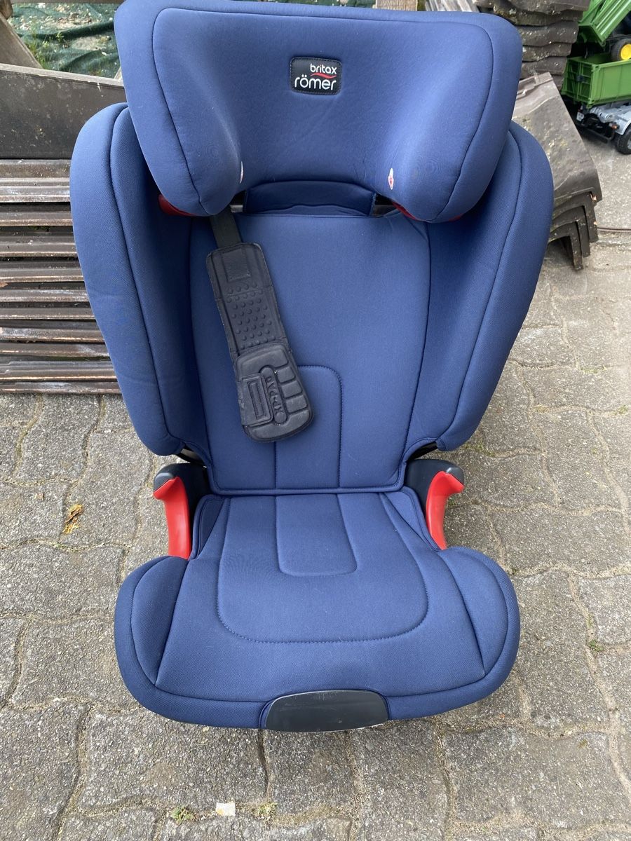 Britax Römer Seggiolini per auto: Kinderautositz Römer Kidfix – Usato da Hirzel venduto da Kuba14