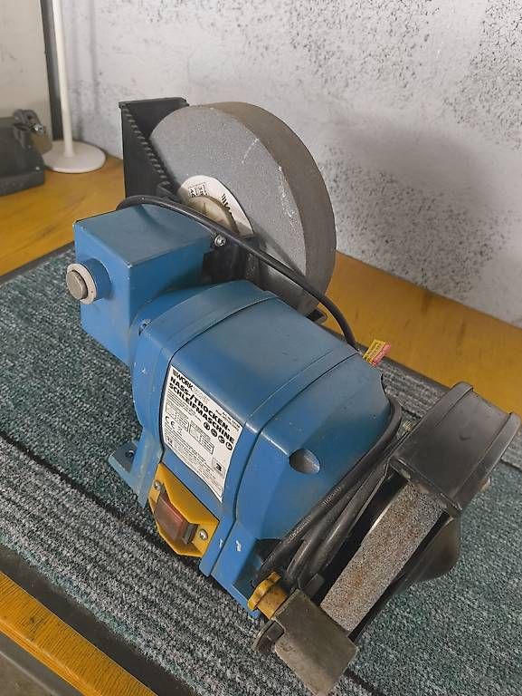 Schleifen & Polieren: Schleifmaschine – Gebraucht aus Wolfhalden von Snaegi 1