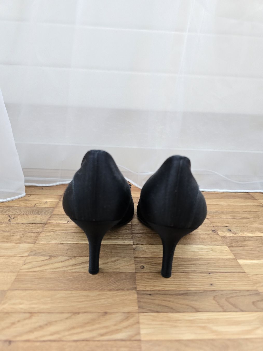 Stuart Weitzman Scarpe da donna: Stuart Weitzman satin heels, black, size 37.5 – Usato da Zürich venduto da luethifat 2