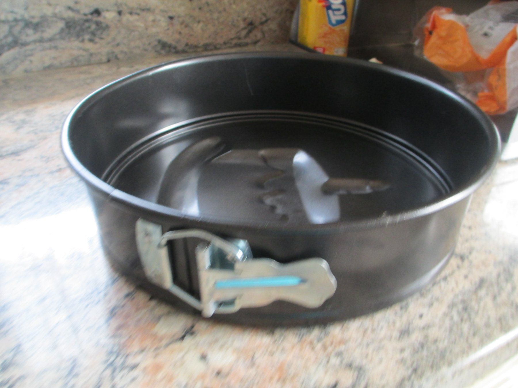 Migros Teglie da forno: Back Kuchenform 24cm Durchmesser – Usato da Landquart venduto da Froneri 1