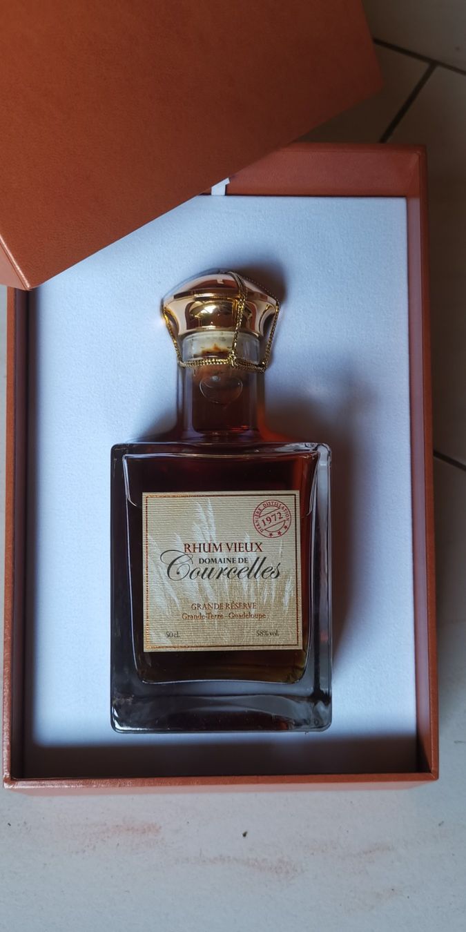 Spirituosen: Rhum Courcelles 1972, 50cl, 58Vol% – Gebraucht aus Hausen AG von inf_c5y7
