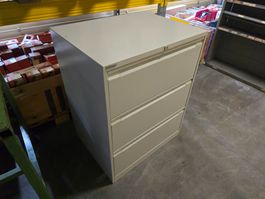 3er Bisley Metallschrank verschlossen 80x62cm H: 102cm 1.-