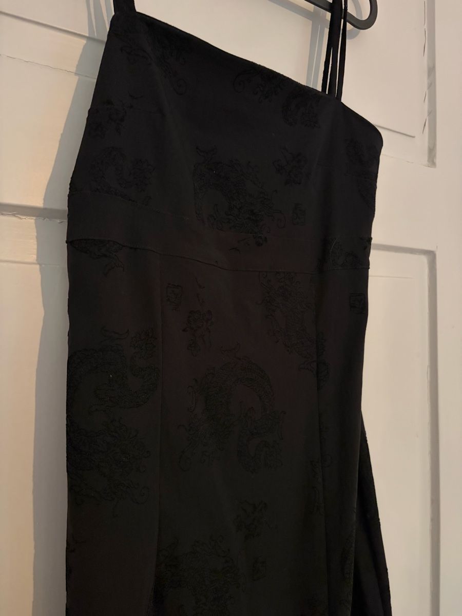 Orsay Vestiti: Schwarzes Kleid mit samt Drachenmuster Grösse S – Usato da Winterthur venduto da adanufer 1