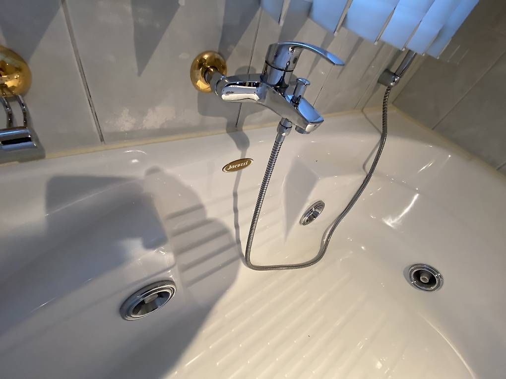 Whirlpool: Whirlpool Jacuzzi  – Usato da Zürich venduto da odar66 2