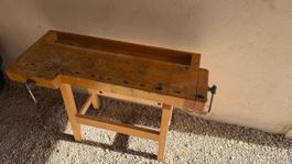 Établi de menuisier en bois, état acceptable