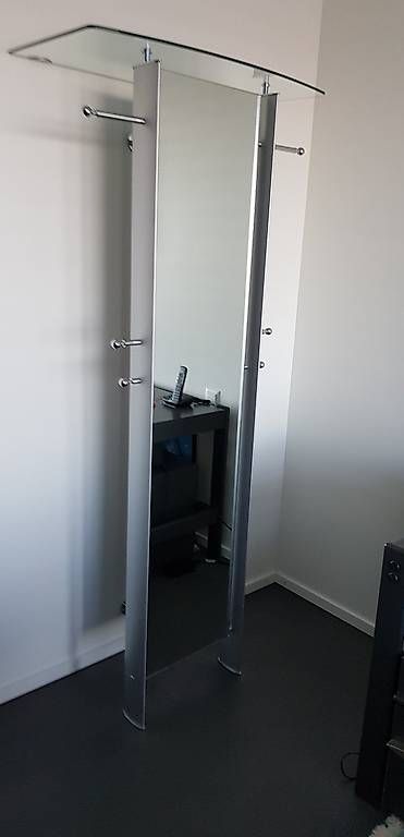 Garderobe: Design Spiegelgarderobe aus Chromstahl – Gebraucht aus Fruthwilen von laura0209 1