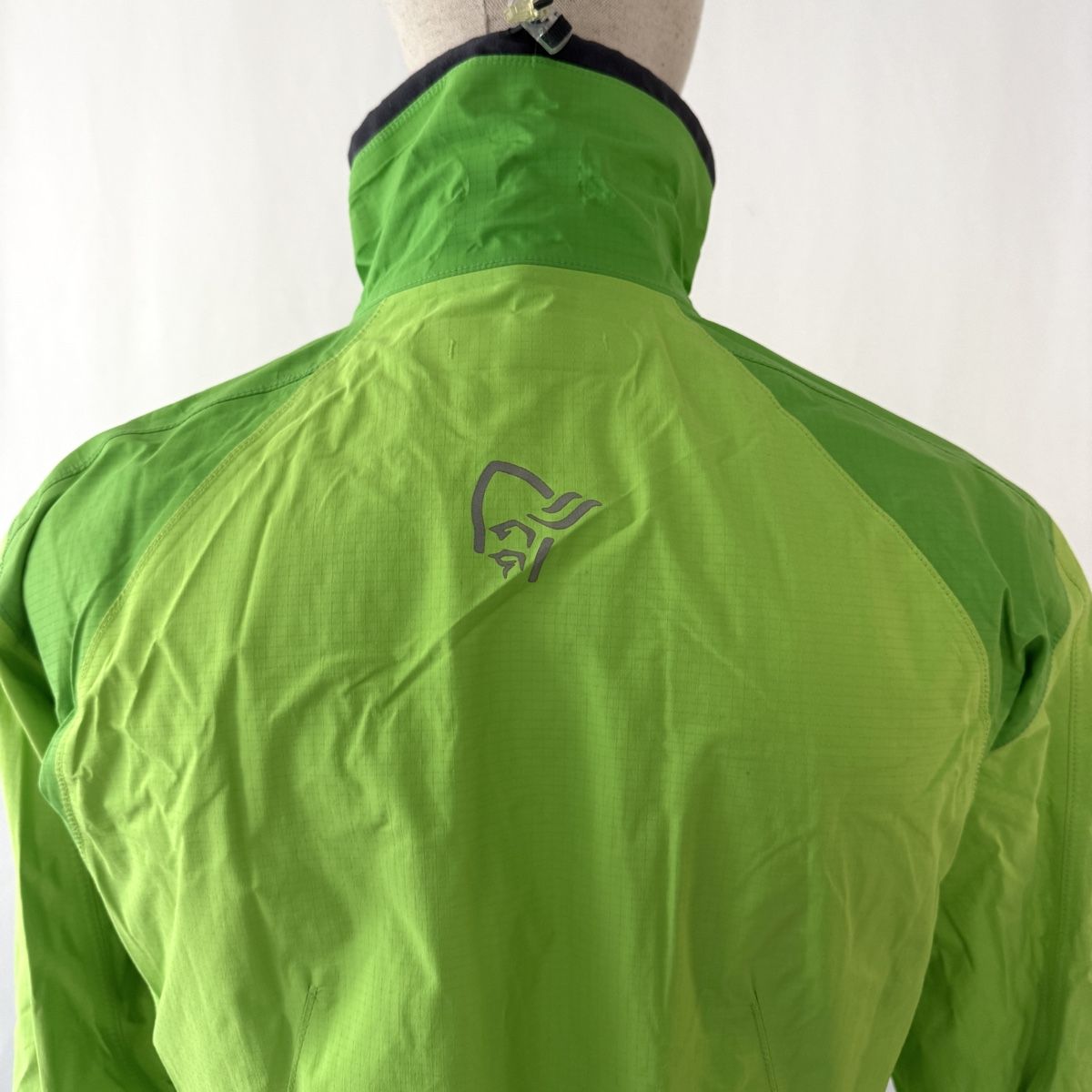 Norrøna Giacche: NORRONA Fjora New GORE-TEX Jacket – Nuovo (secondo la descrizione) da Emmen venduto da Colette-Juliette 7