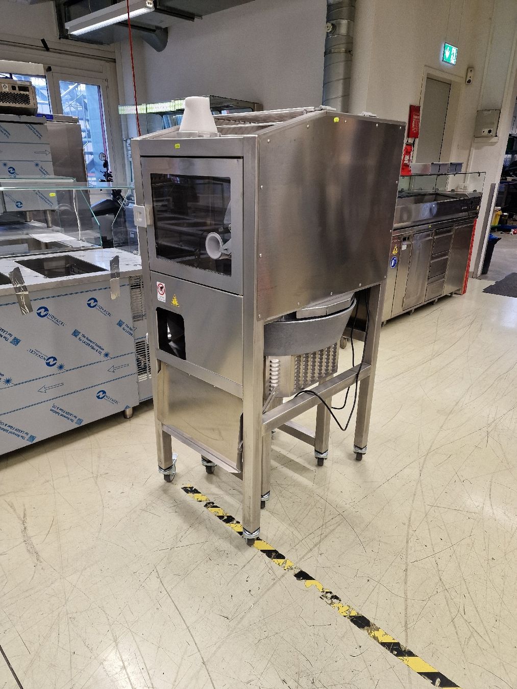 Elettrodomestici da cucina: Gastro Teigportioniert maschine – Usato da Niederwangen BE venduto da HasGastrobedarf 2