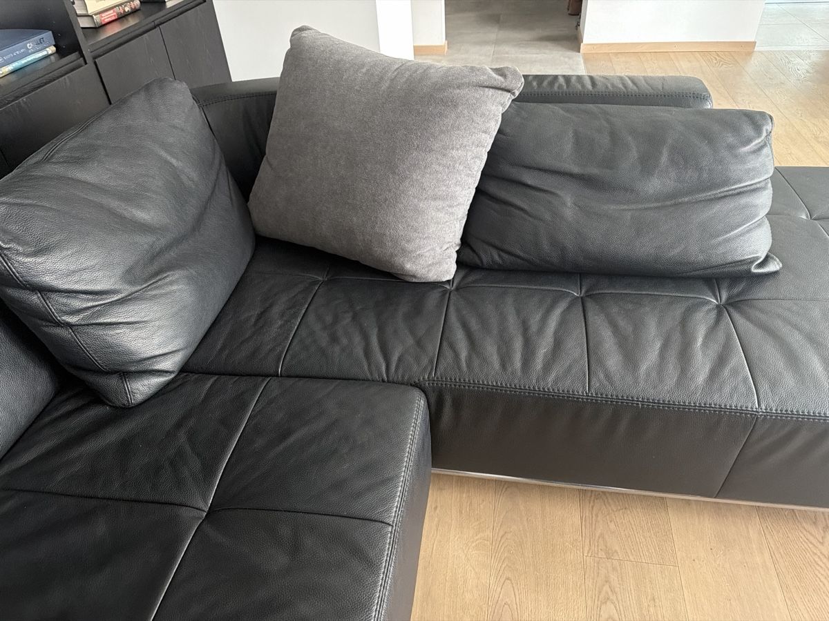 Sofas: Black Leather Sectional Sofa – Gebraucht aus Genève von val_rp9x 2