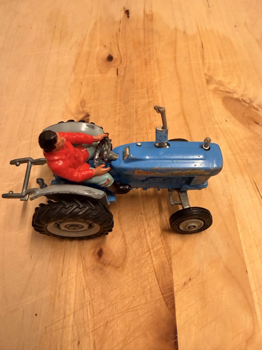 Corgi Toys Modellautos: Ford Traktor Corgi Toys – Gebraucht aus Wabern von Housi78 1