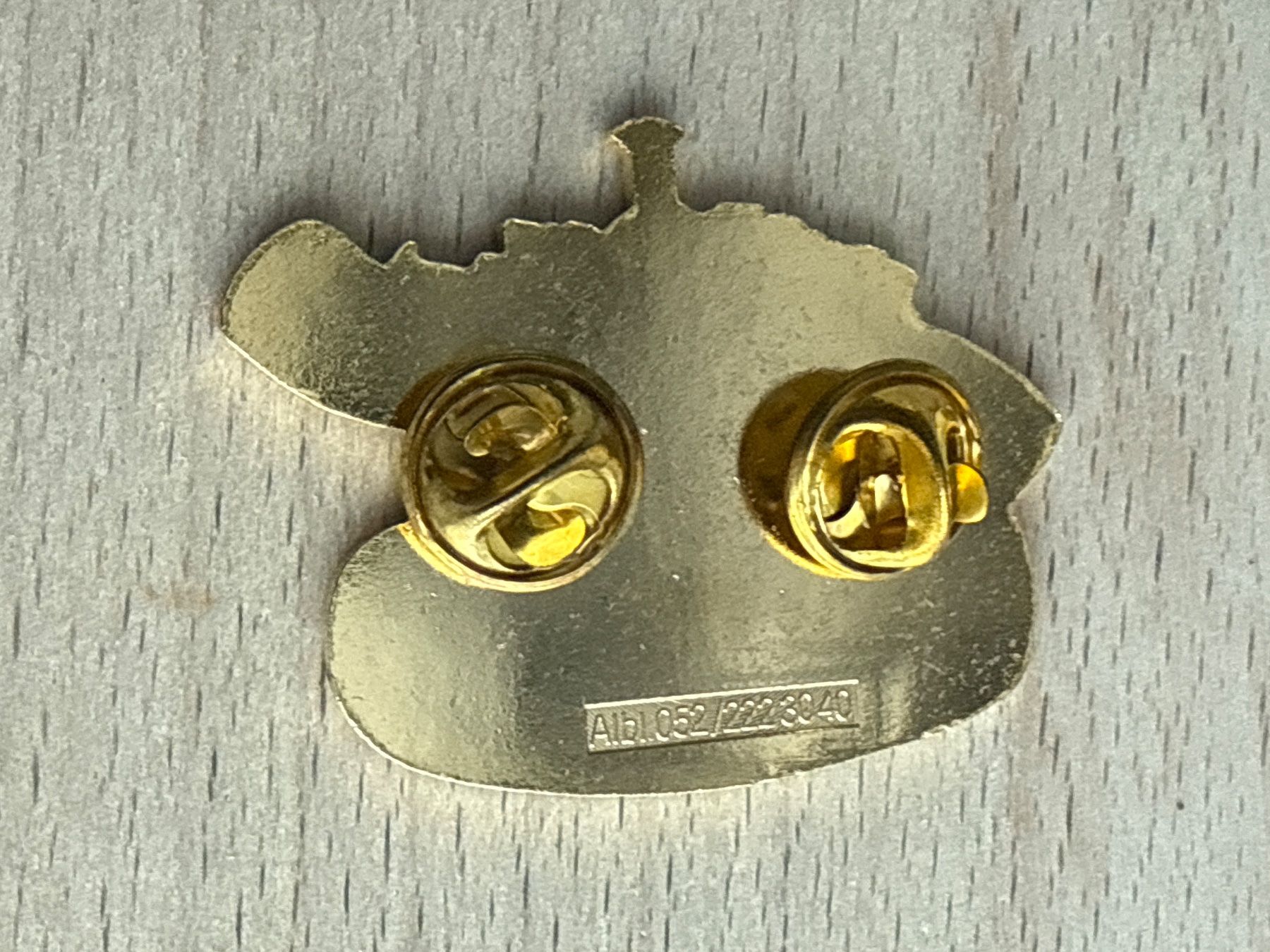 Plaquettes & Badges: Pin  Onkel Nobi's Kinderwelt – D'occasion à Glattbrugg par Schweigmatt 1