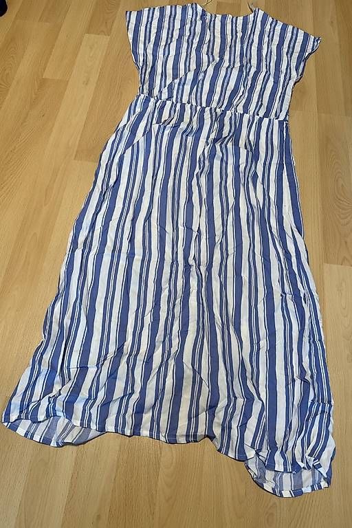 Robes: Getreiftes Sommerkleid – D'occasion à Alchenflüh par selina077 1