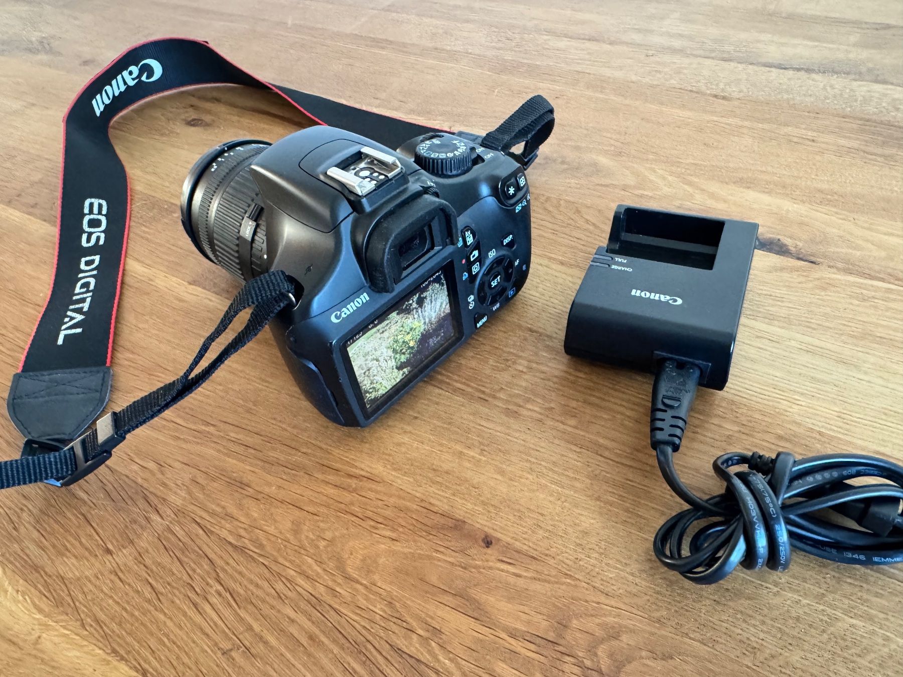 Canon Kamera: Canon Eos 1100 D Spiegelreflex Kamera – Gebraucht aus Frauenfeld von lona05 5