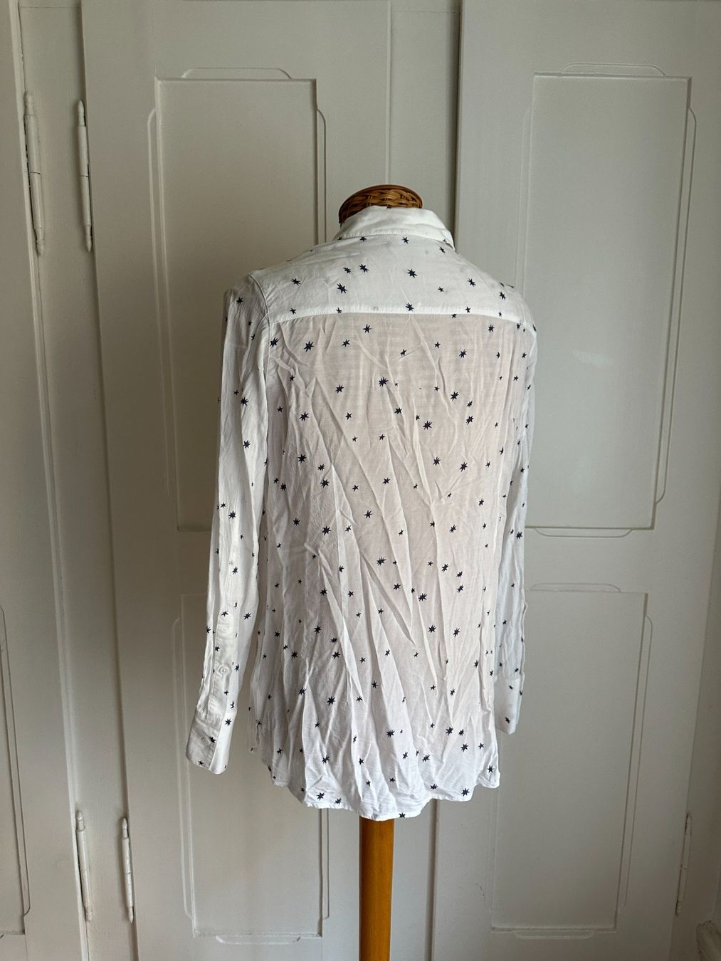 Chemisiers: HUNKYDORY - Bluse weiss mit Sternen S – D'occasion à Zürich par Diazaio 2