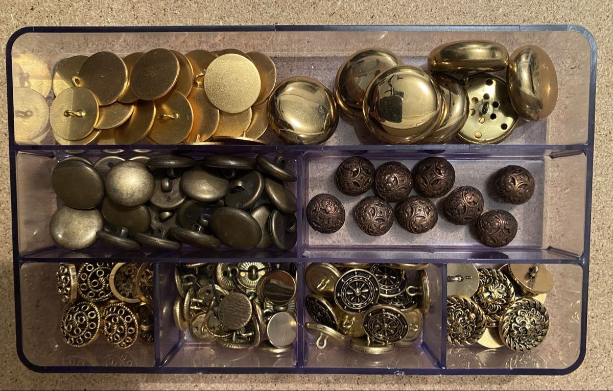 Boutons: Knöpfe, Metallknöpfe – Neuf (Voir description) à Winterthur par Etimax