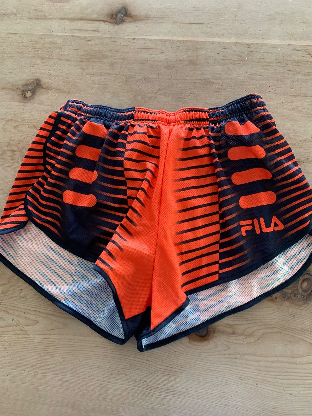 Fila Pantaloni: Fila Retro Jogginghose Gr.38 – Nuovo e nell'imballaggio originale da Rudolfstetten venduto da medium02