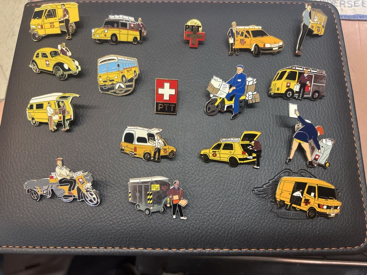 Plaketten & Abzeichen: 17 PTT Pins – Gebraucht aus Chur von Diversico2010