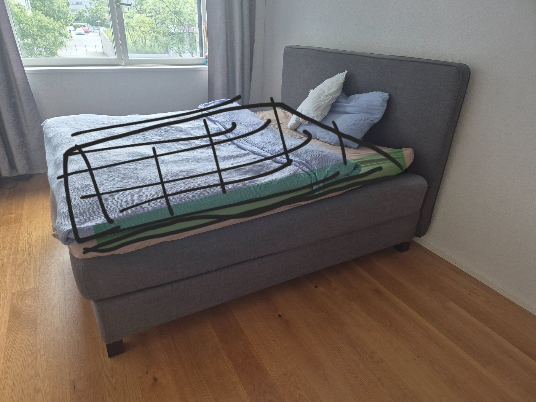 Letti: Boxspring Bett 1.8m – Usato da Winterthur venduto da festive 1