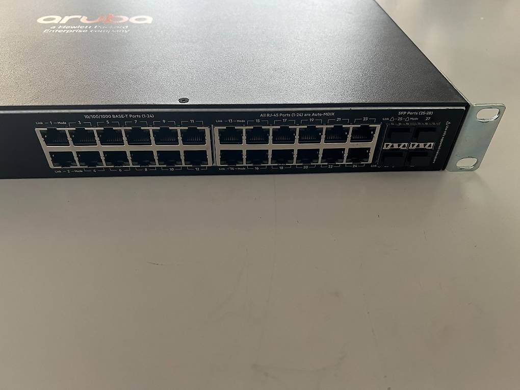 Hub & Switch: Switch Aruba J9776A – Usato da Genève venduto da hexos 1