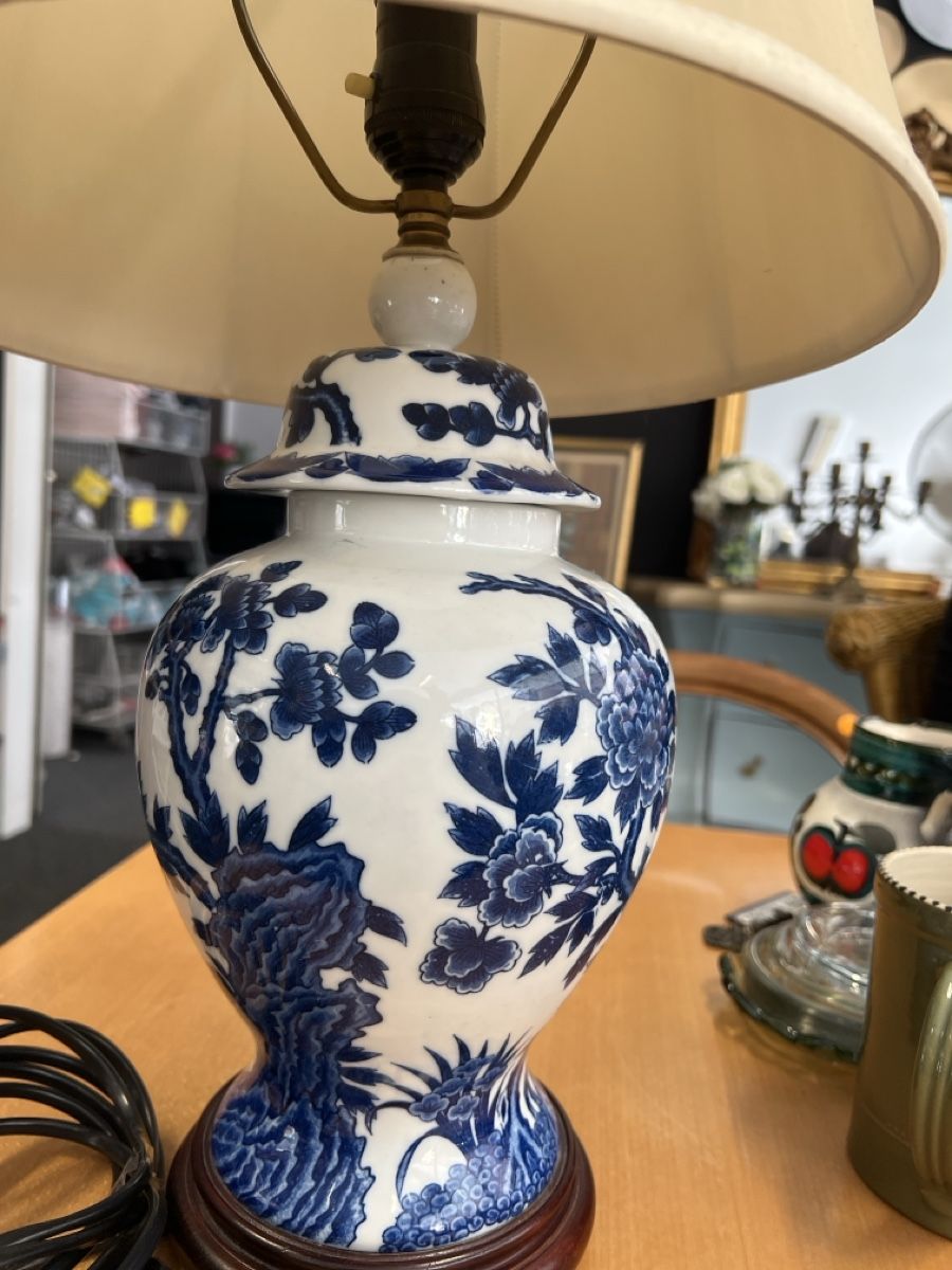 Lampade: Antike Lampe im chinesischen Stil,  – Usato da Rorschach venduto da TrendyDeals 1