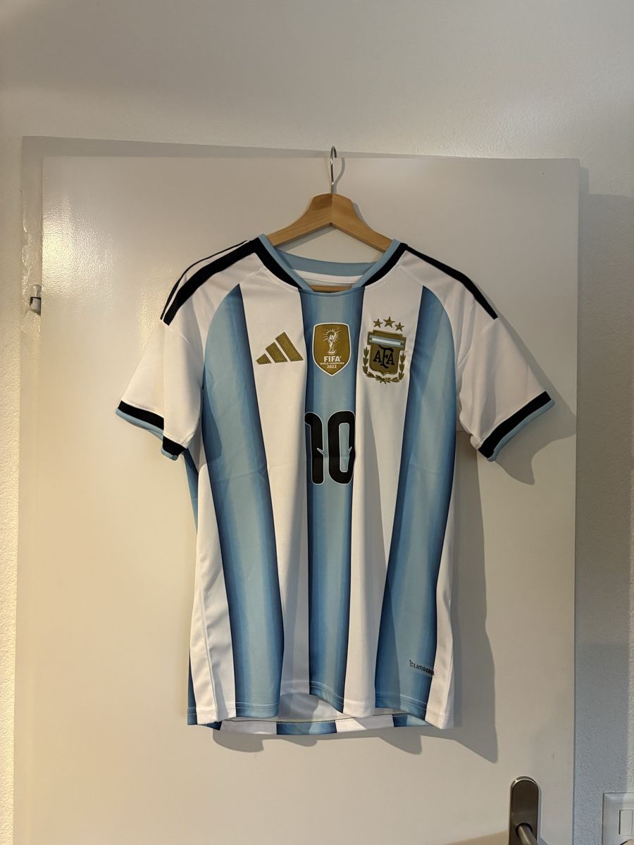 Canottiere & Pantaloni: Messi Trikot Argentinien – Nuovo (secondo la descrizione) da Ittigen venduto da tobias.63